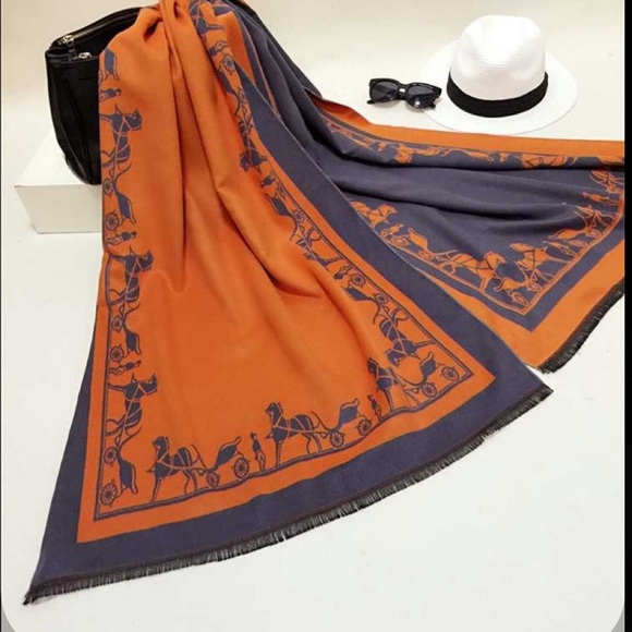Hermes Accessories - Authentic HERMES CARRE SHAWL